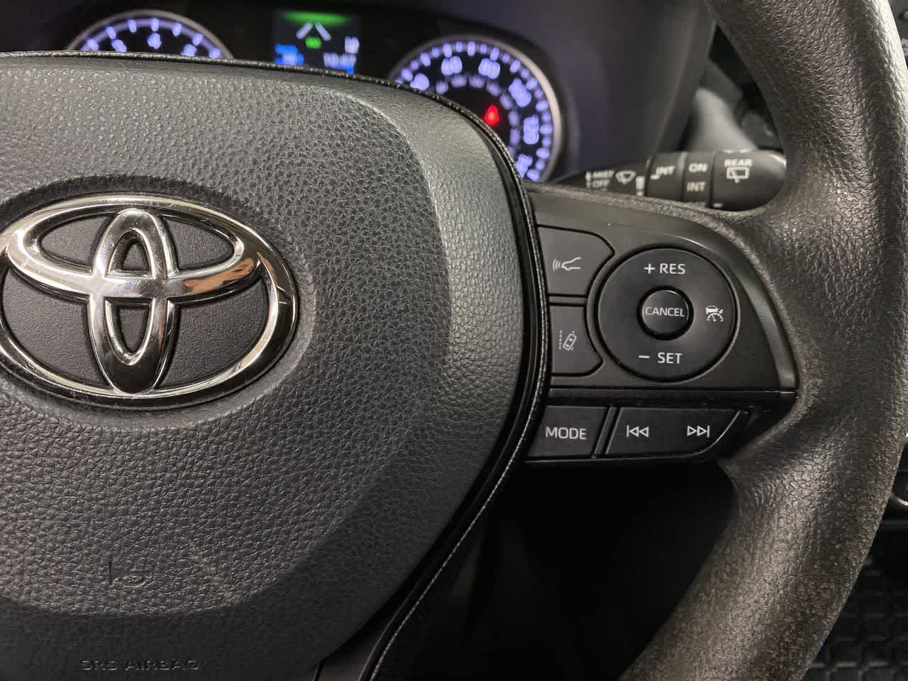 Thumbnail: 2021 Toyota RAV4 - 22