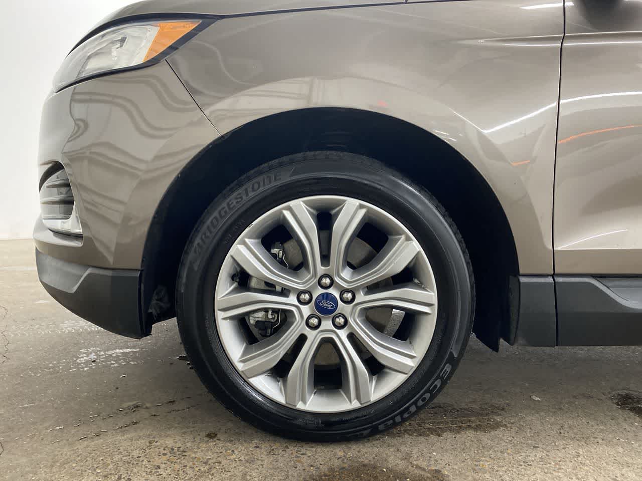 Thumbnail: 2019 Ford Edge - 12