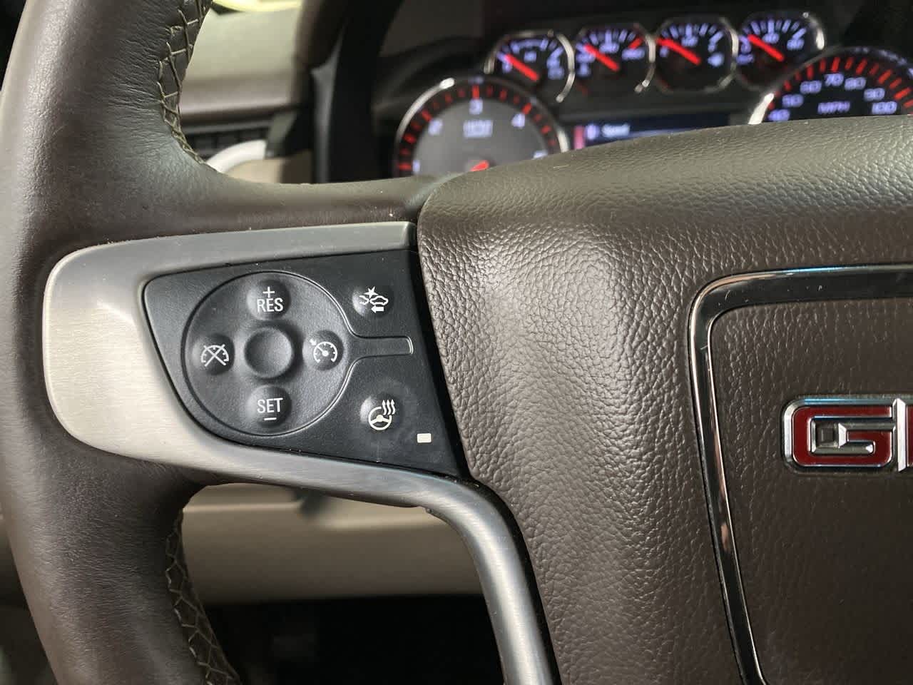 Thumbnail: 2015 GMC Yukon - 19