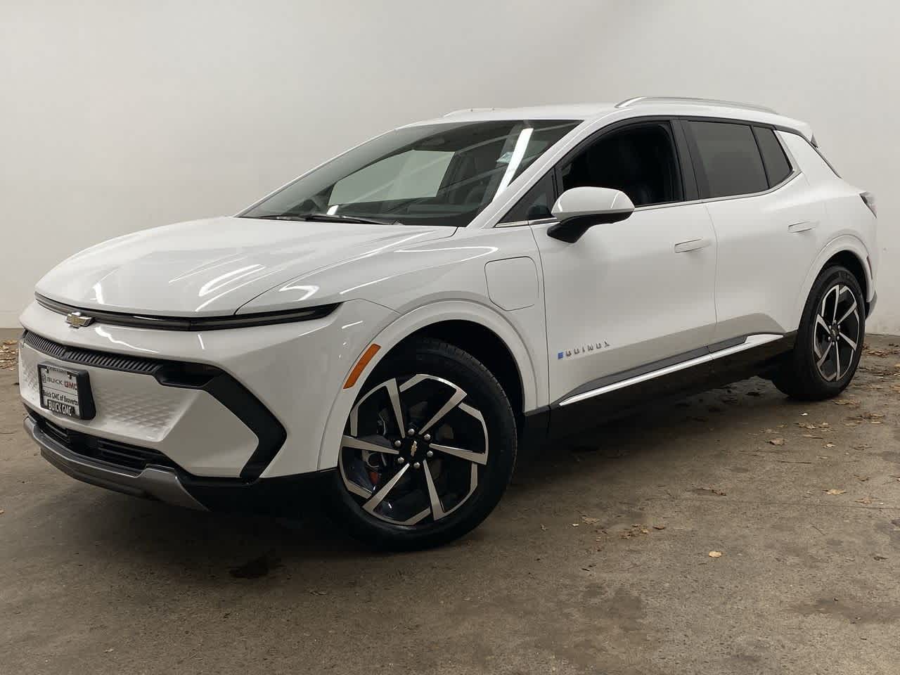 2025 Chevrolet Equinox EV LT's photo