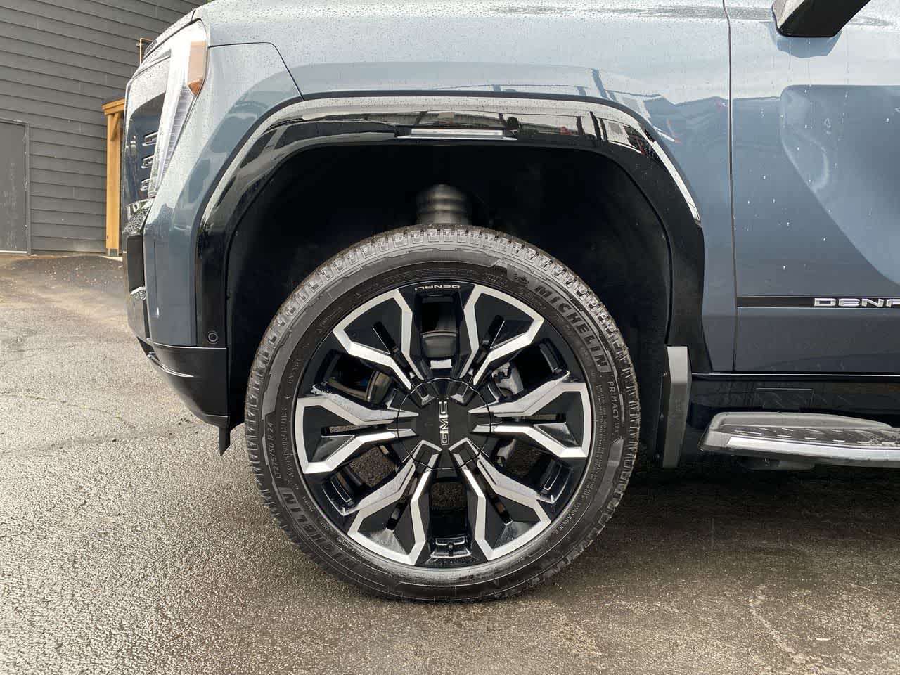 Thumbnail: 2025 GMC Sierra EV - 11