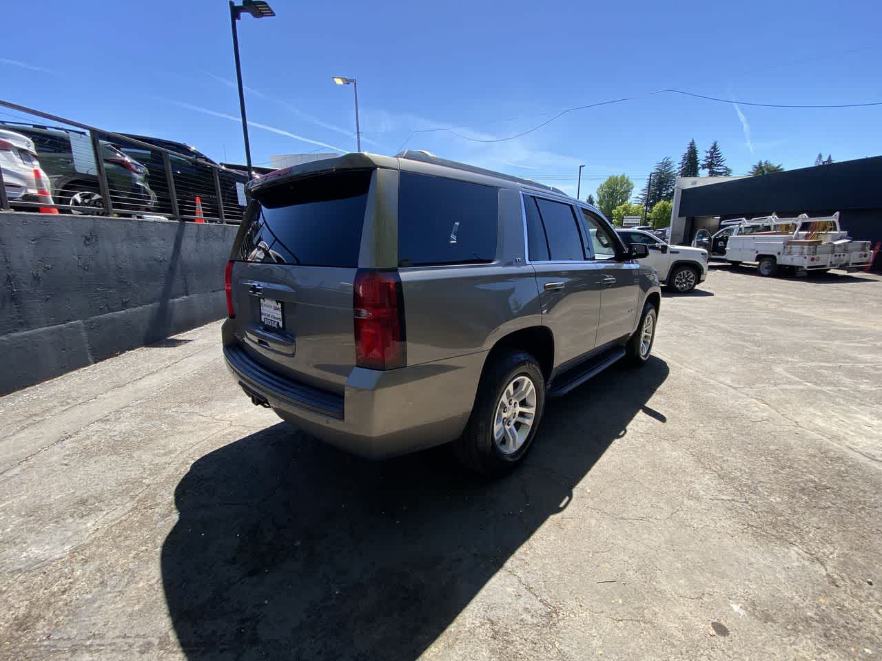 Thumbnail: 2017 Chevrolet Tahoe - 6