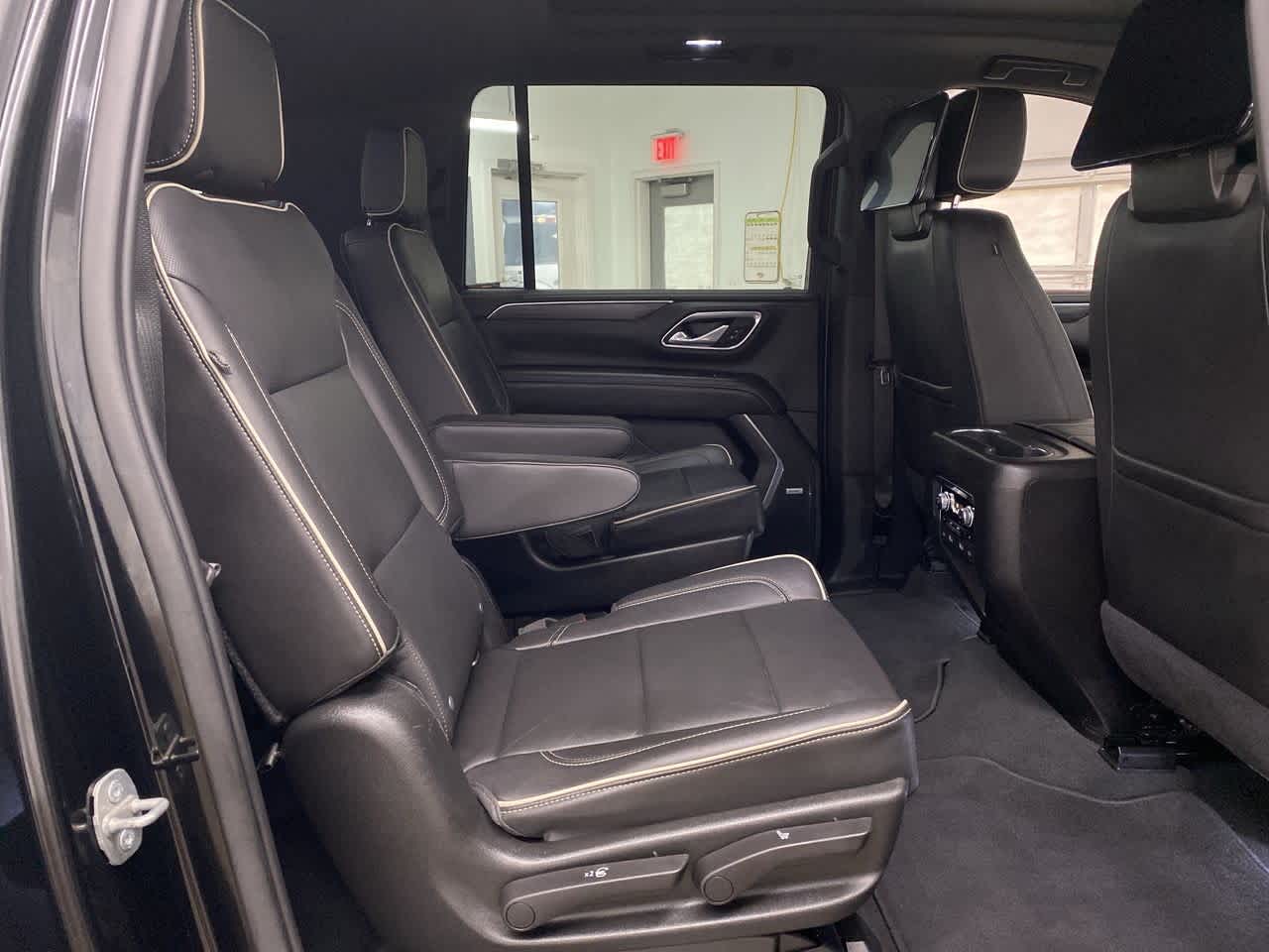 Thumbnail: 2021 GMC Yukon XL - 17