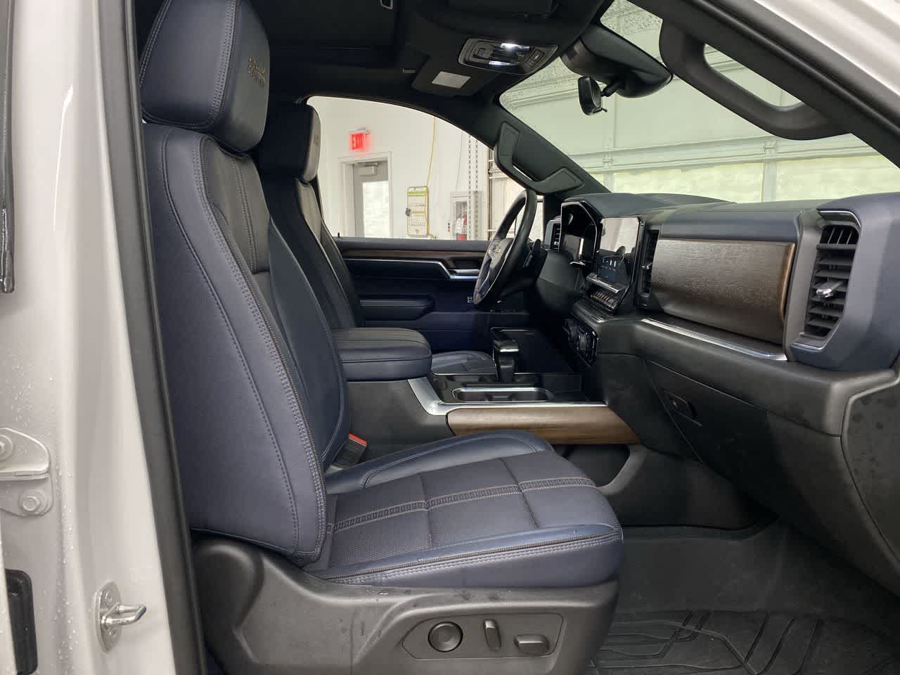 Thumbnail: 2023 Chevrolet Silverado 1500 - 18