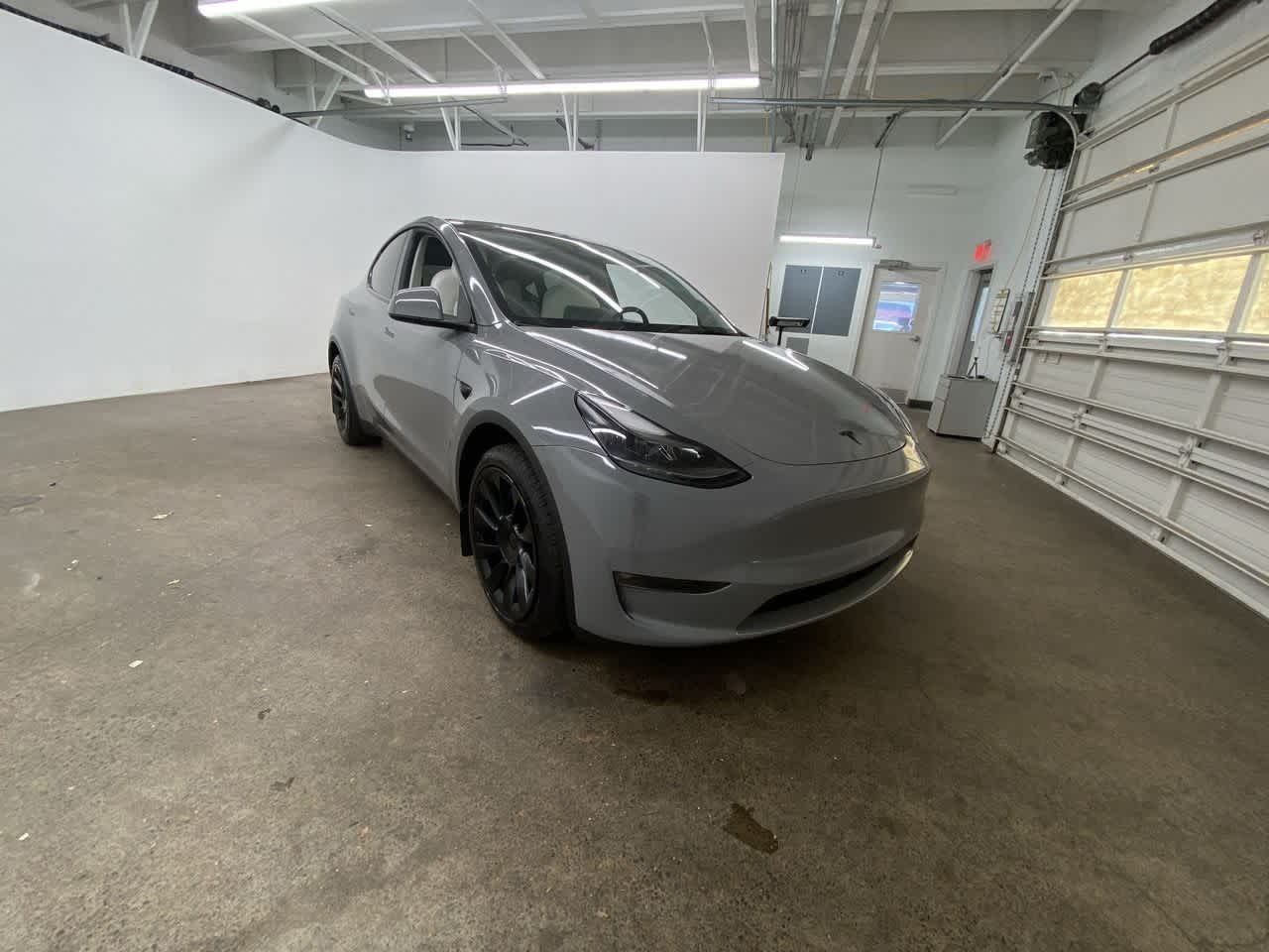 Thumbnail: 2023 Tesla Model Y - 8