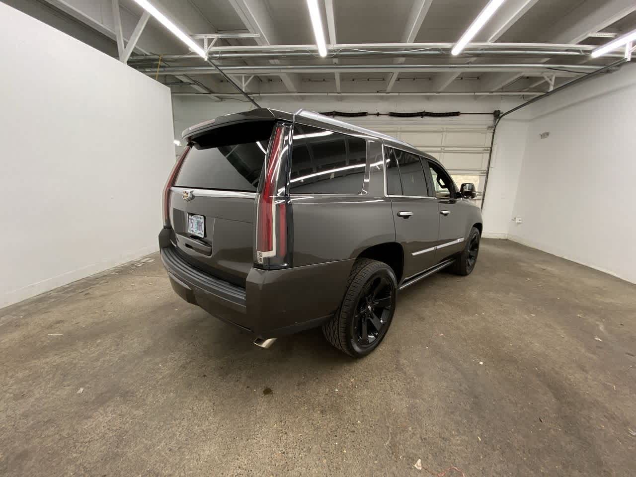 Thumbnail: 2020 Cadillac Escalade - 6