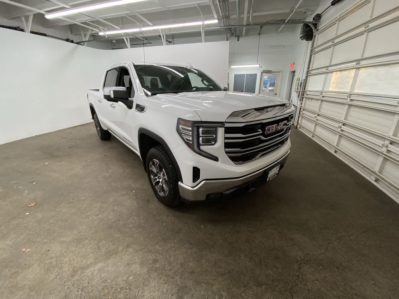 Thumbnail: 2024 GMC Sierra 1500 - 8
