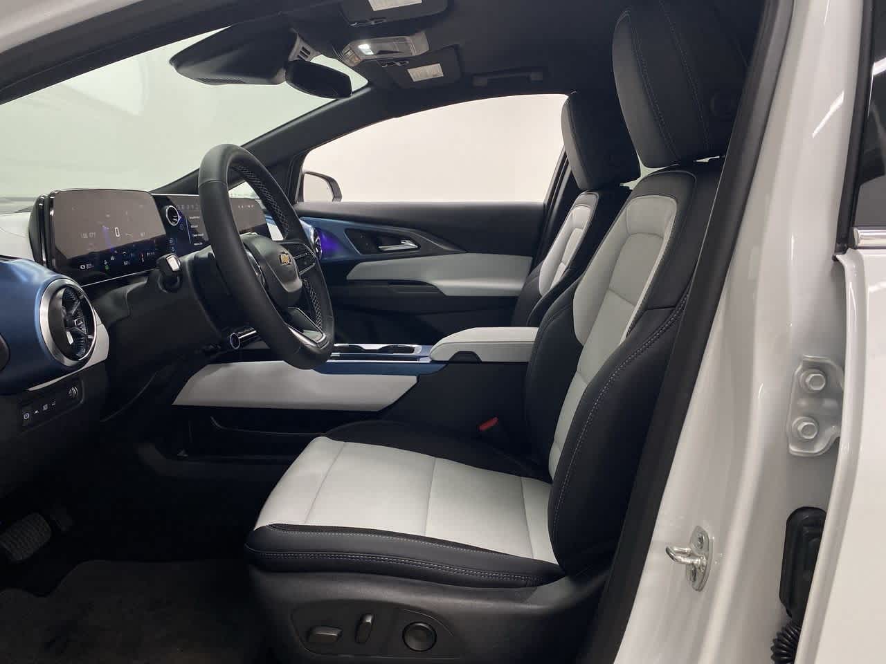 Thumbnail: 2025 Chevrolet Equinox - 14