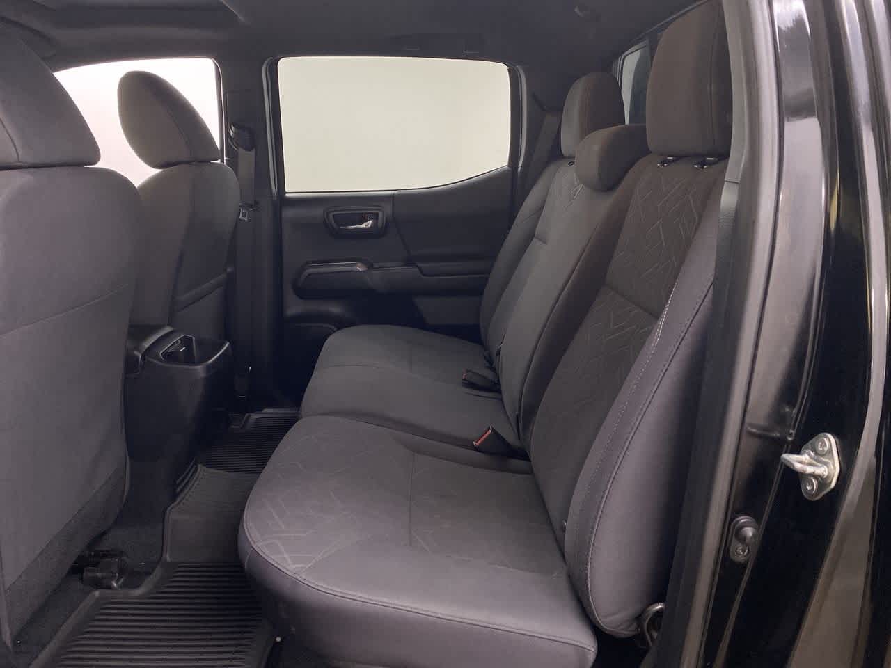 Thumbnail: 2016 Toyota Tacoma - 16