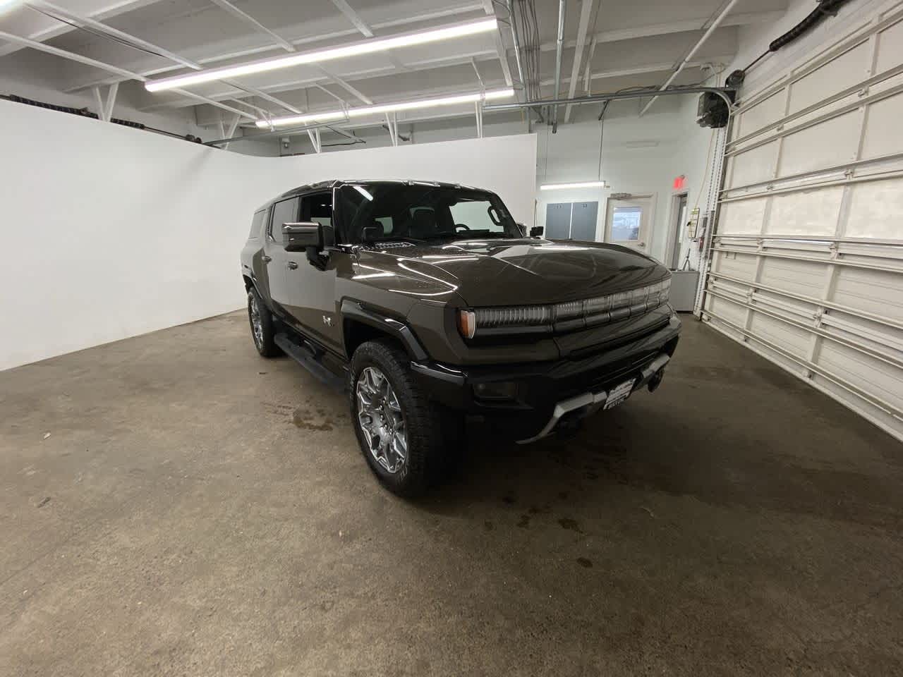 Thumbnail: 2025 GMC Hummer EV - 8