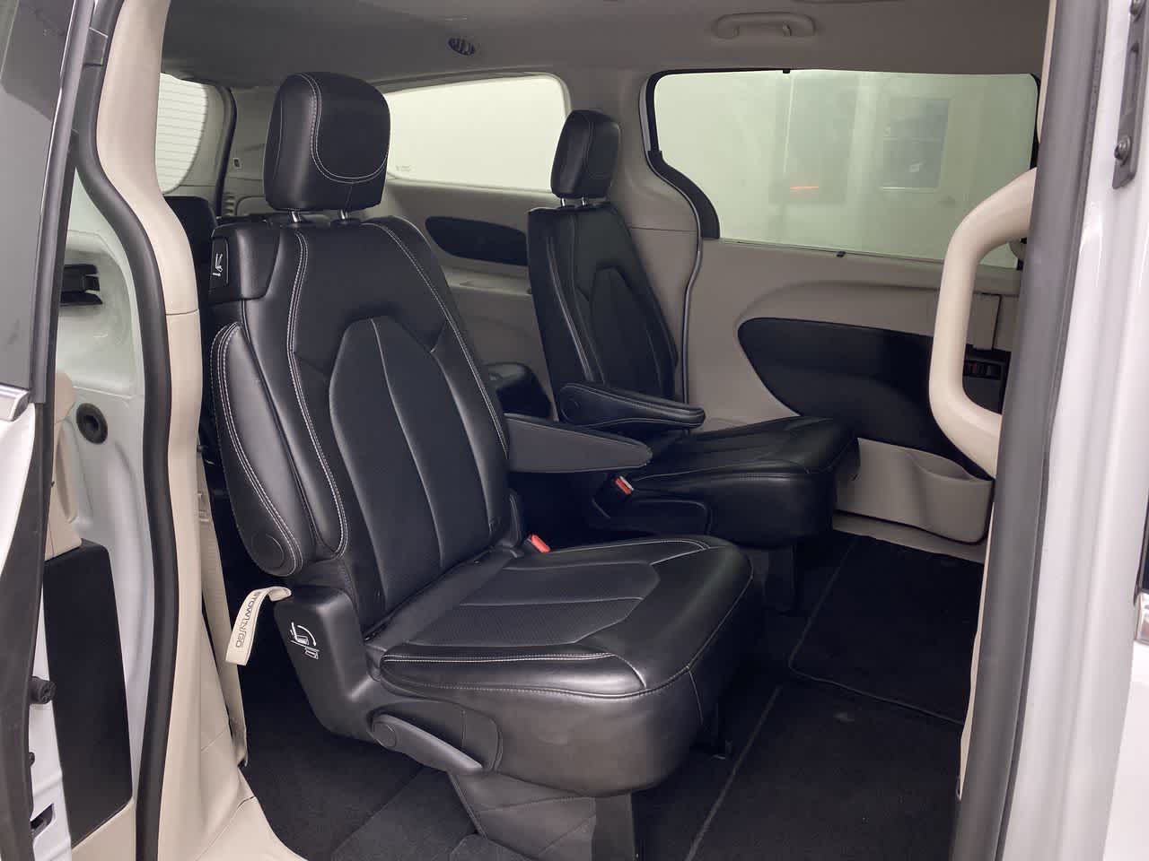 Thumbnail: 2024 Chrysler Pacifica - 17