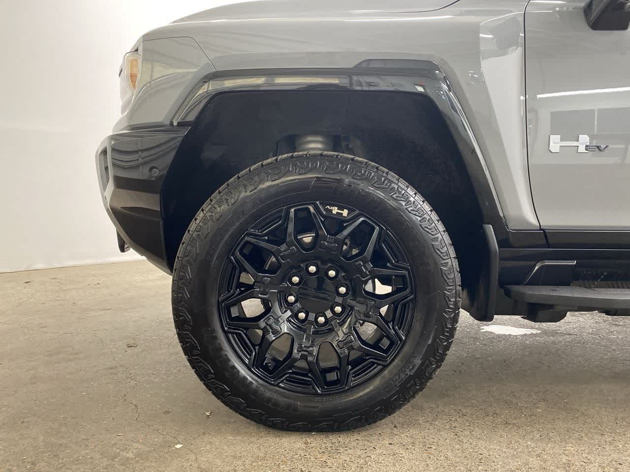 Thumbnail: 2024 GMC Hummer EV - 11