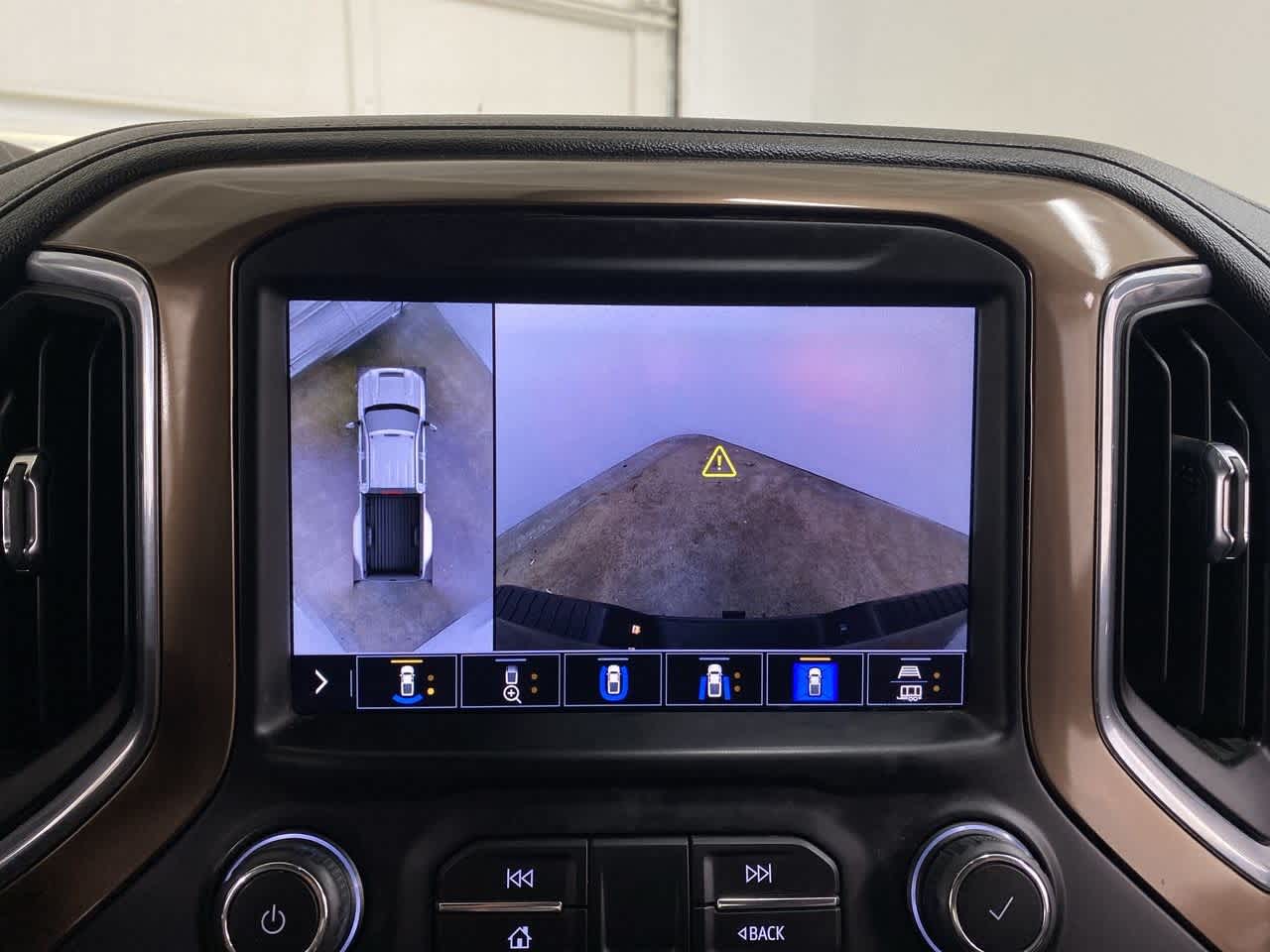 Thumbnail: 2020 Chevrolet Silverado 3500 - 26