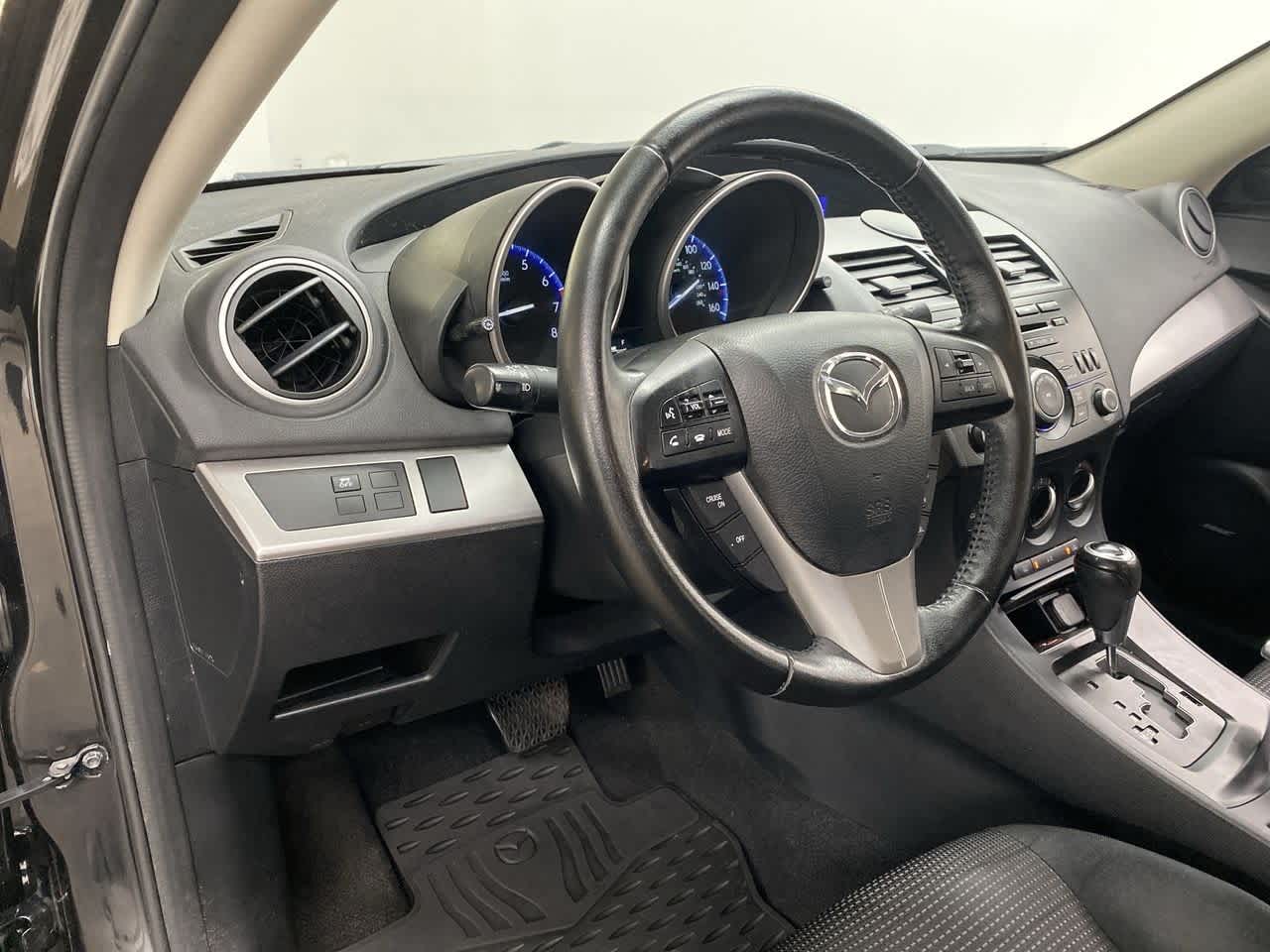 Used 2012 Mazda MAZDA3 i Touring with VIN JM1BL1L86C1555492 for sale in Medford, OR
