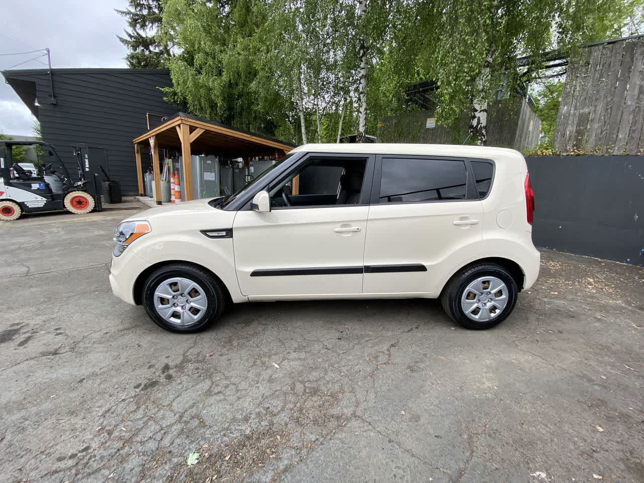 Thumbnail: 2012 Kia Soul - 3