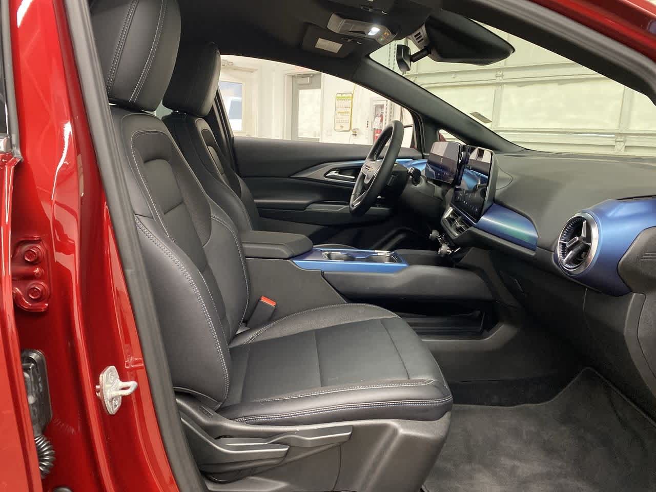 Thumbnail: 2025 Chevrolet Equinox - 18