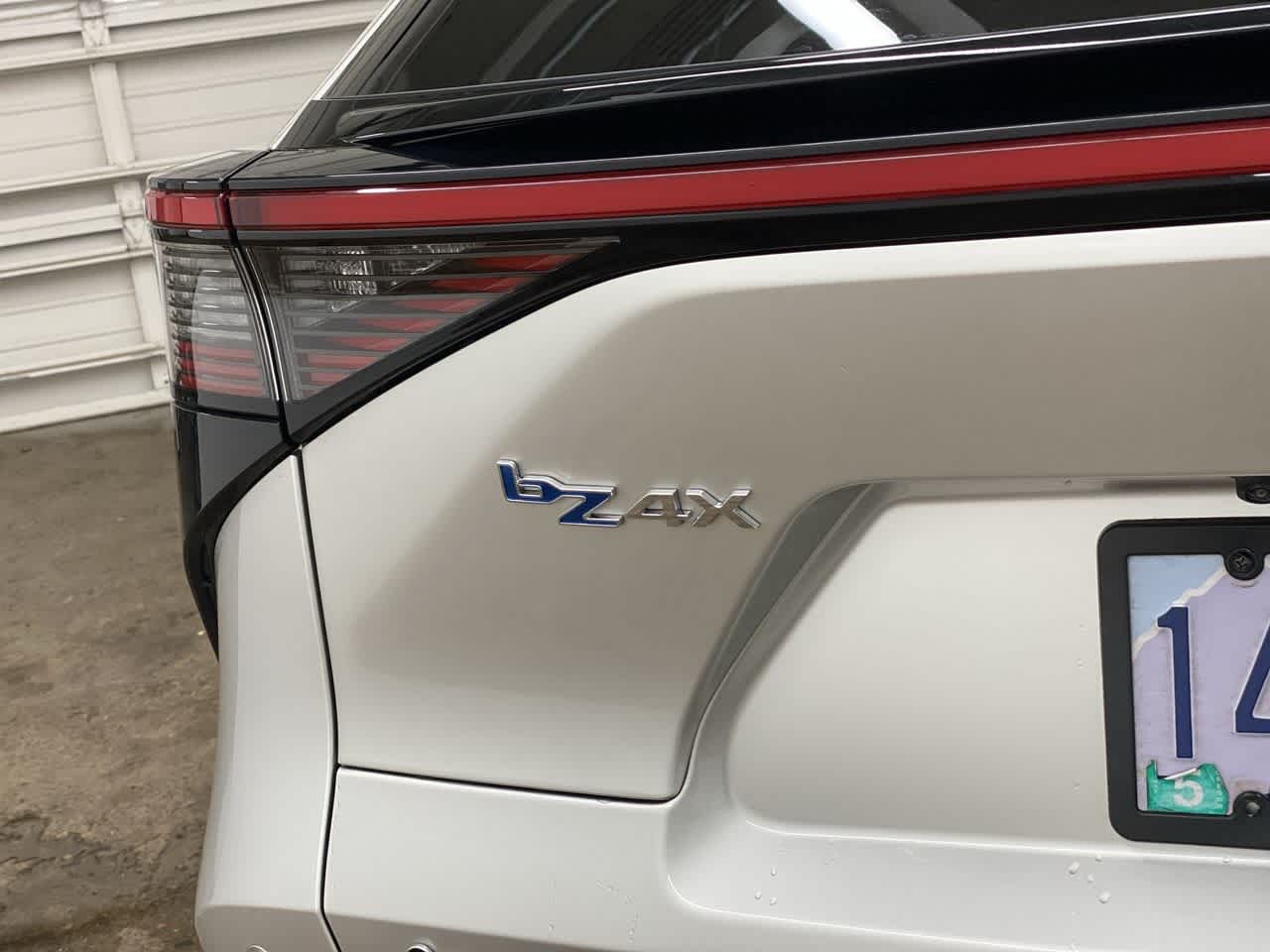 Thumbnail: 2024 Toyota bZ4X - 10