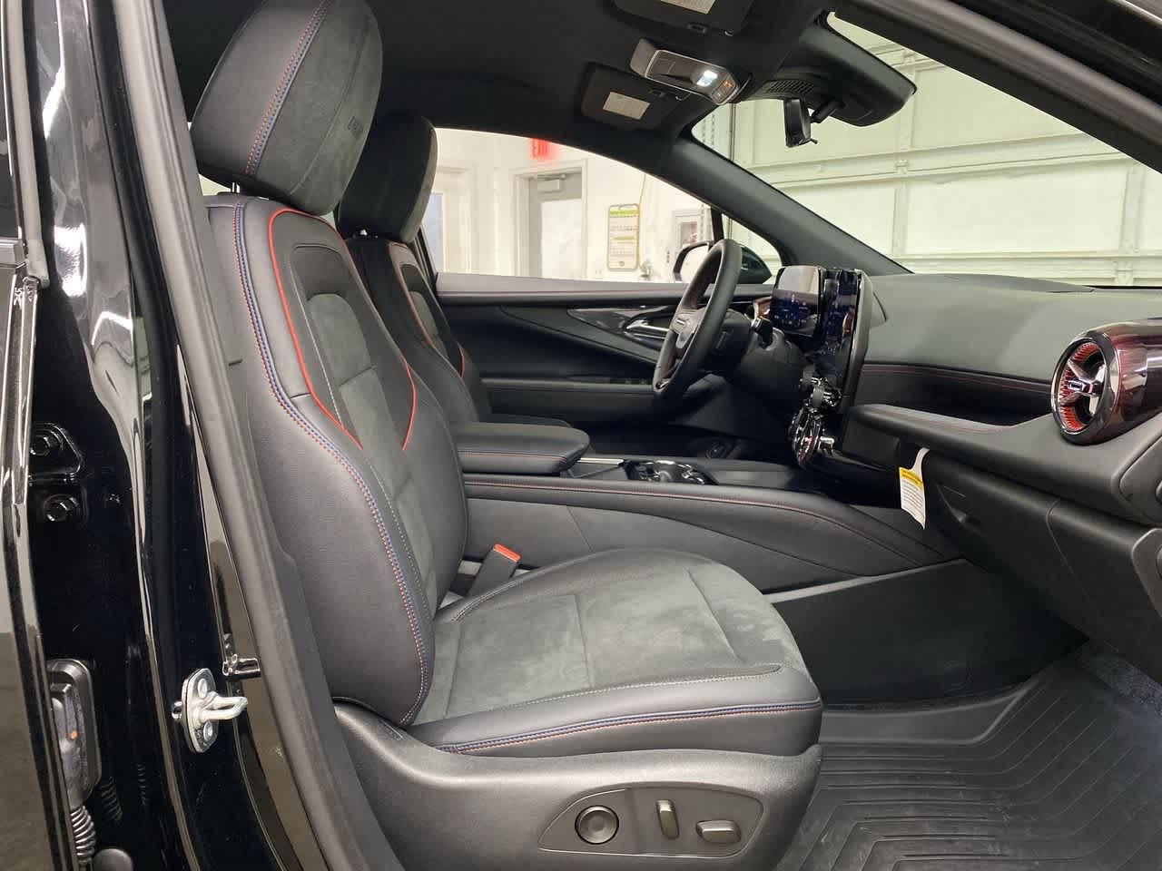 Thumbnail: 2024 Chevrolet Blazer EV - 20