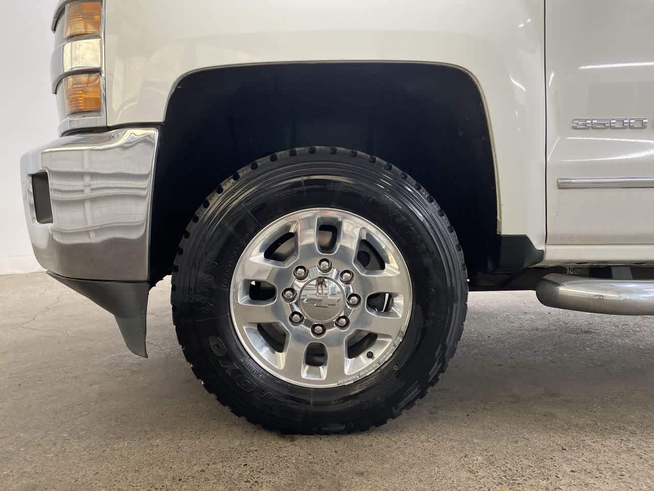 Thumbnail: 2015 Chevrolet Silverado 3500 - 11
