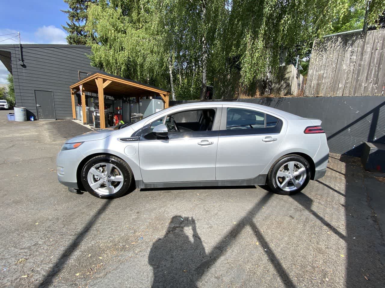 Thumbnail: 2012 Chevrolet Volt - 3