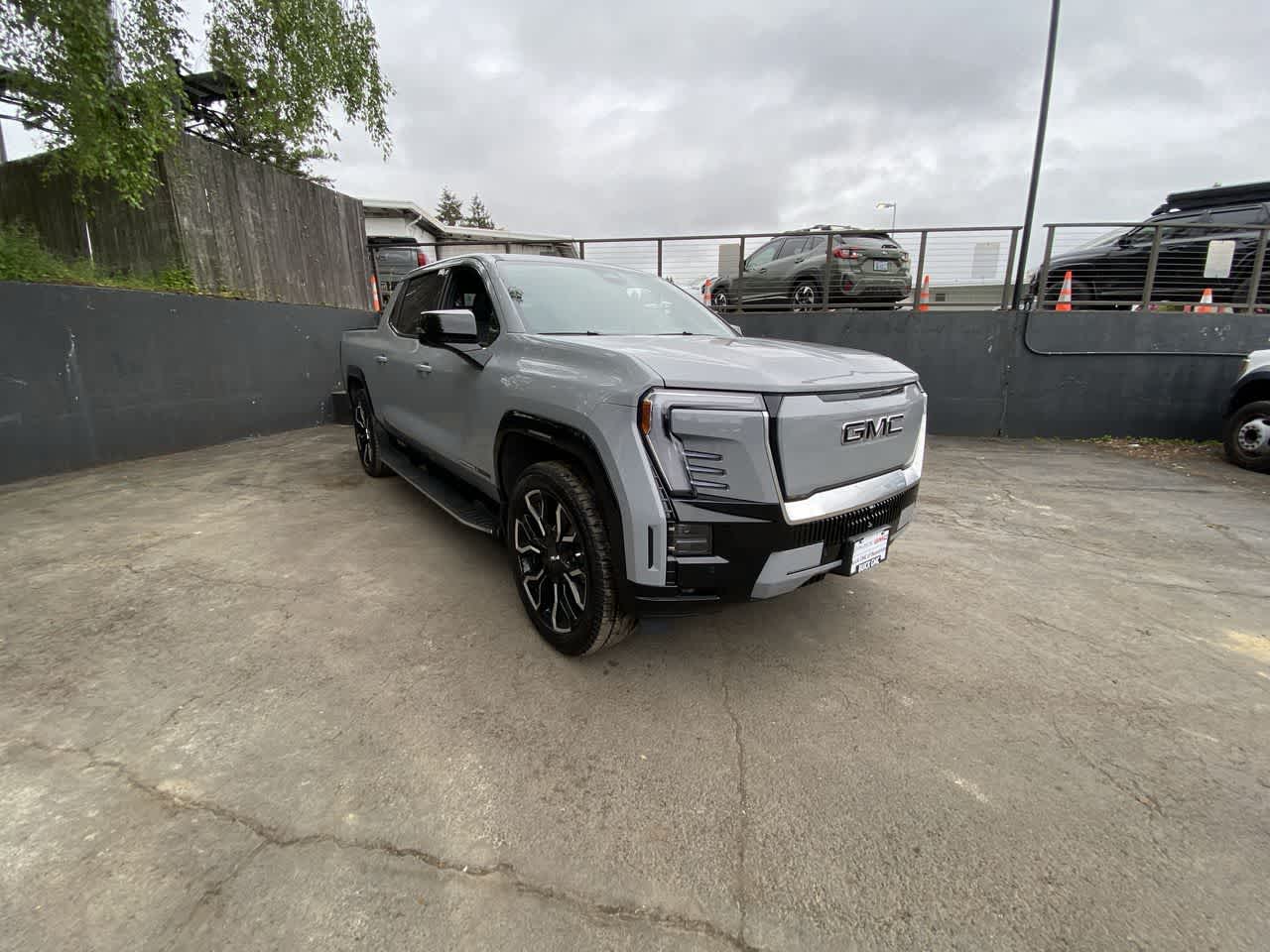 Thumbnail: 2025 GMC Sierra EV - 8