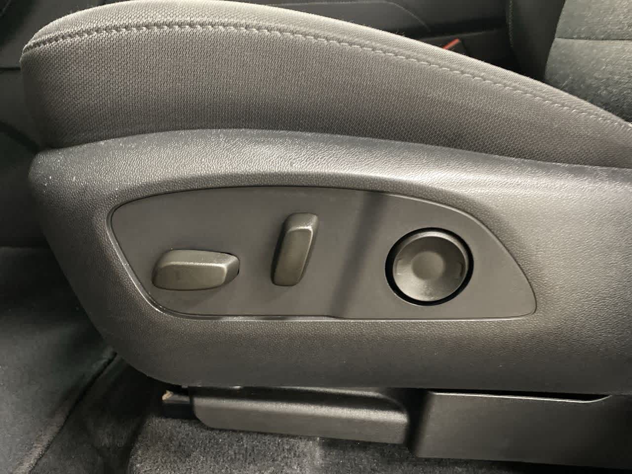 Thumbnail: 2025 GMC Acadia - 14