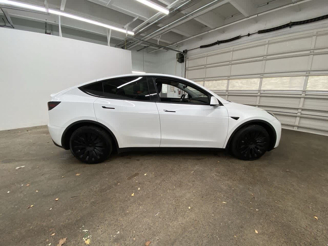 Thumbnail: 2023 Tesla Model Y - 7