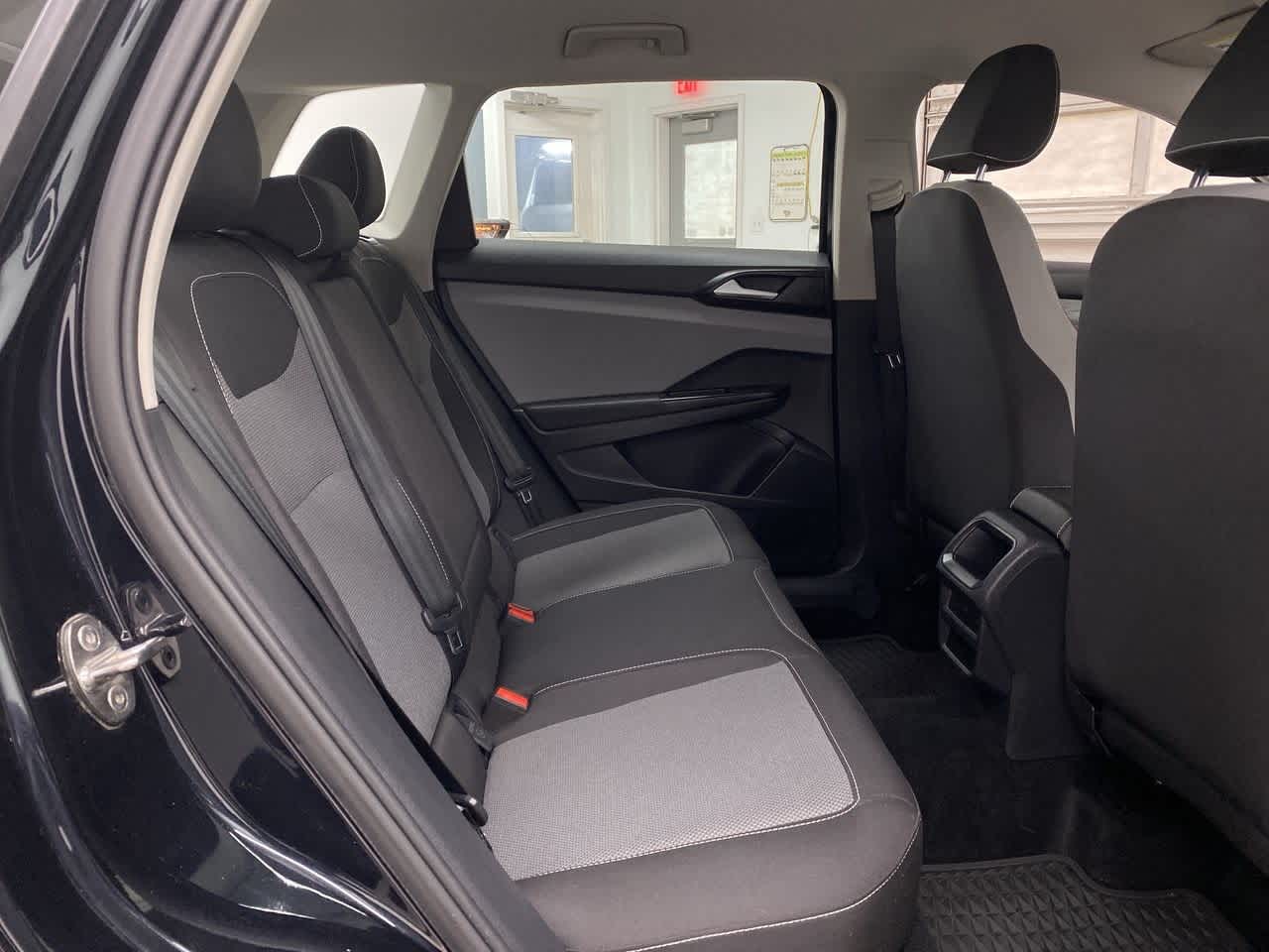 Thumbnail: 2022 Volkswagen Taos - 17