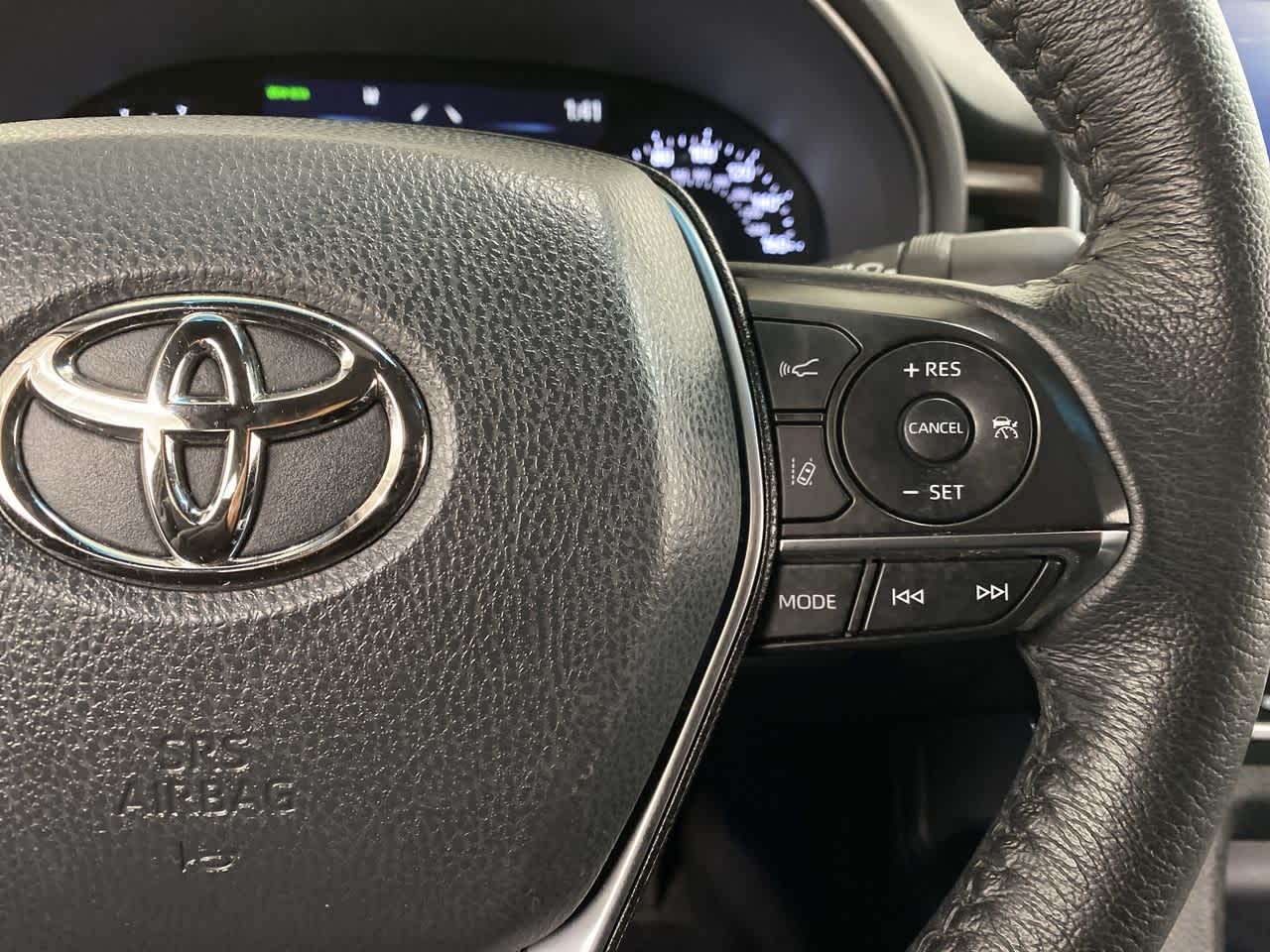 Thumbnail: 2022 Toyota Avalon - 22