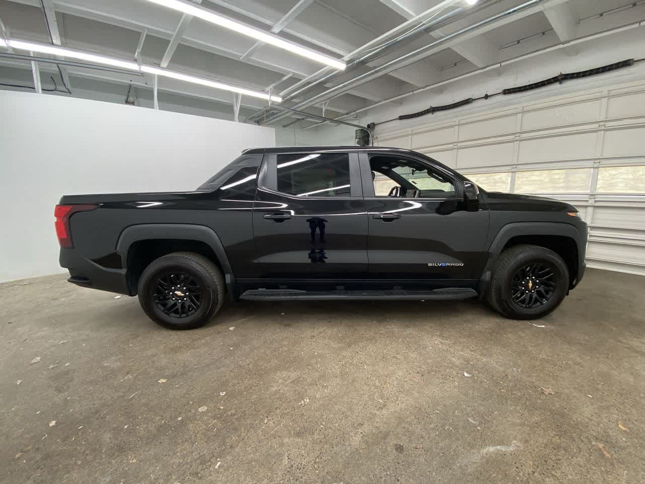 Thumbnail: 2024 Chevrolet Silverado EV - 7