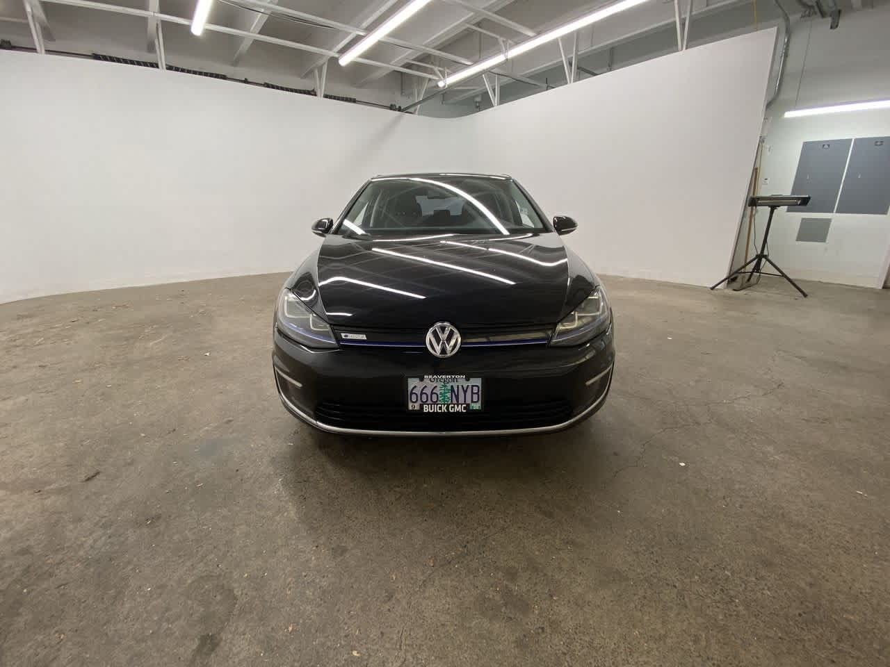 2015 Volkswagen e-Golf SEL Premium 9