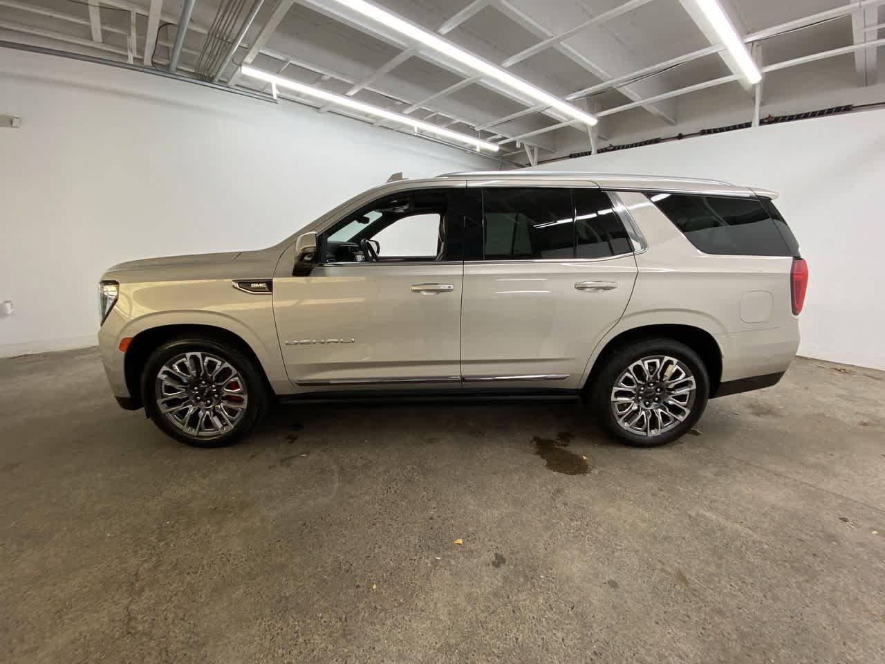 Thumbnail: 2024 GMC Yukon - 3