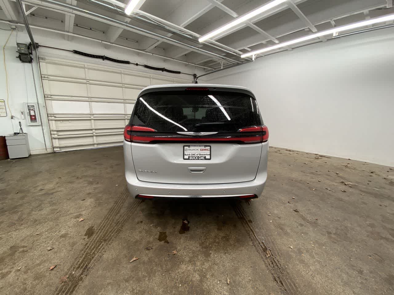 Thumbnail: 2024 Chrysler Pacifica - 5