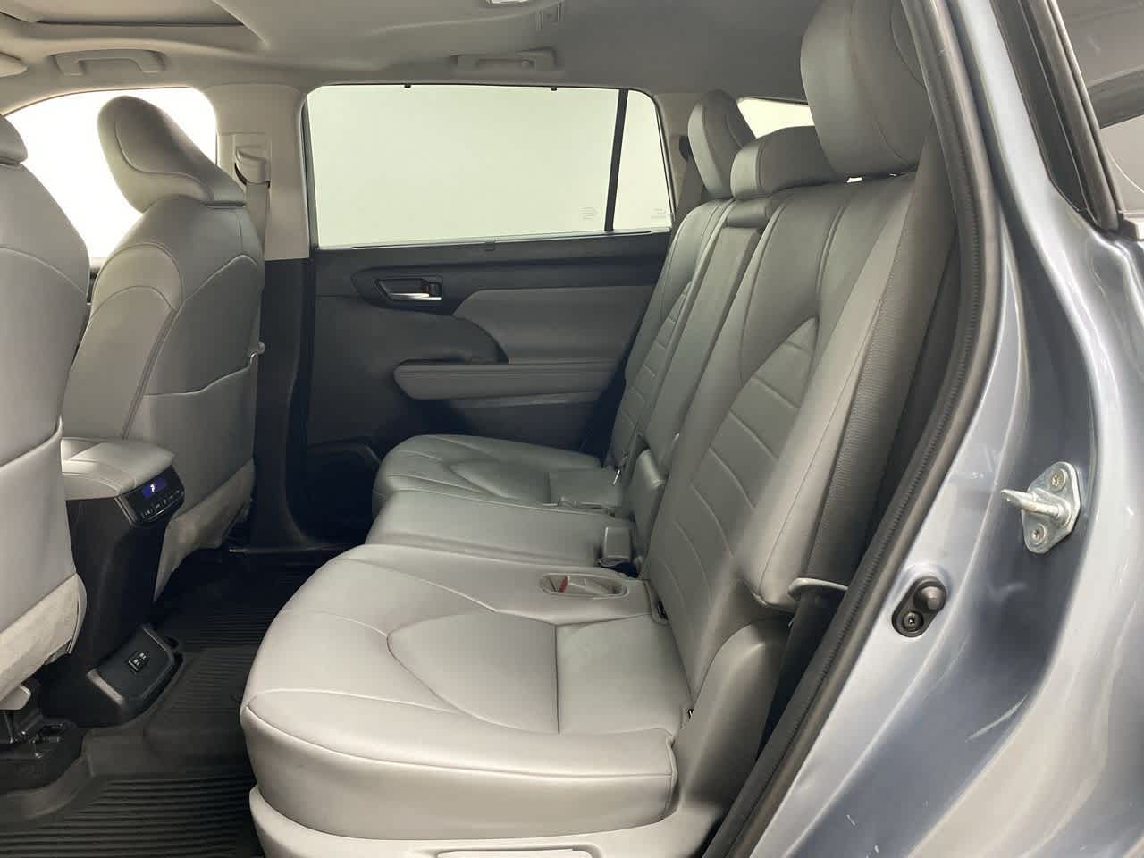 Thumbnail: 2021 Toyota Highlander - 18