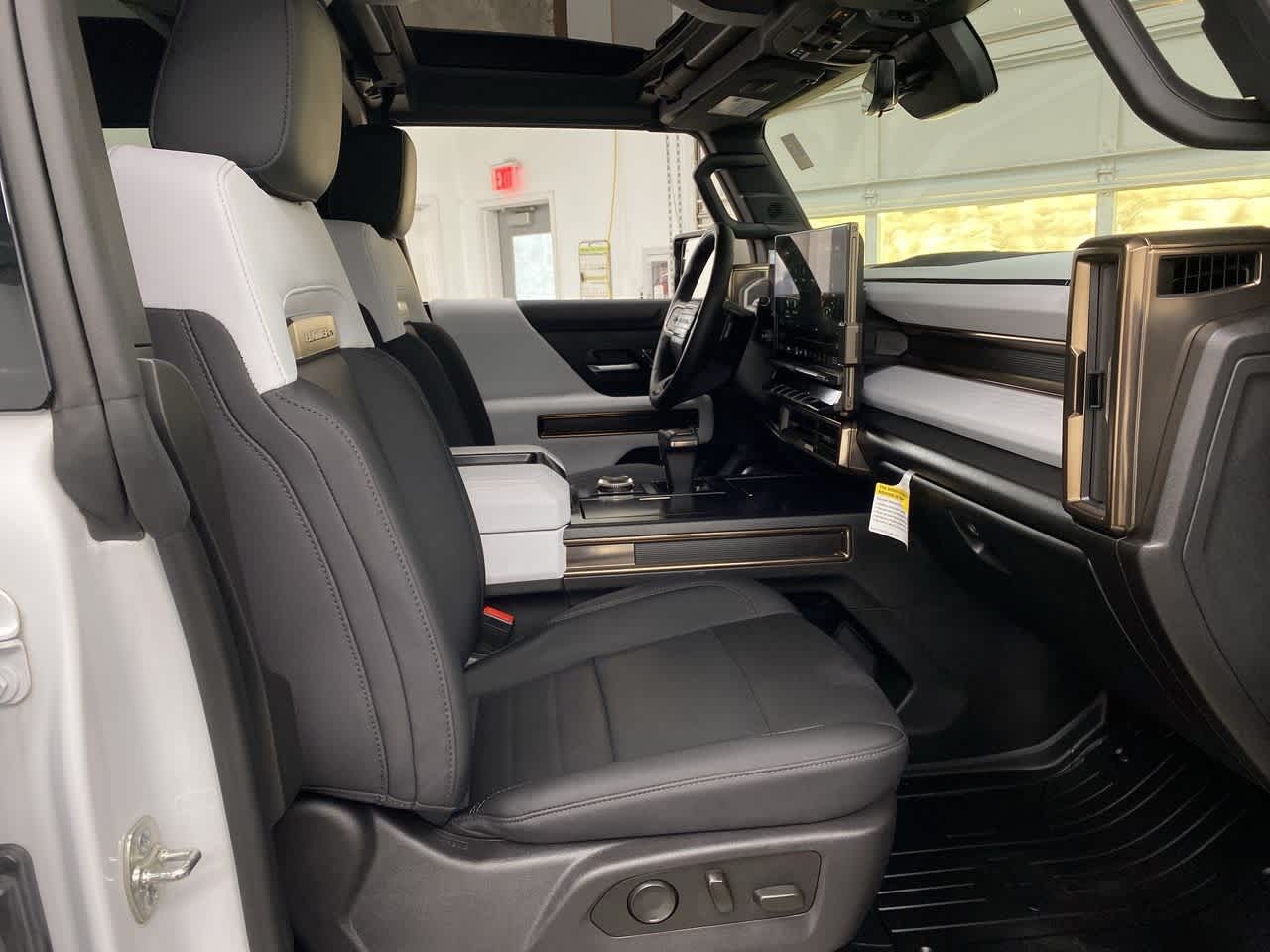 Thumbnail: 2024 GMC Hummer EV - 18