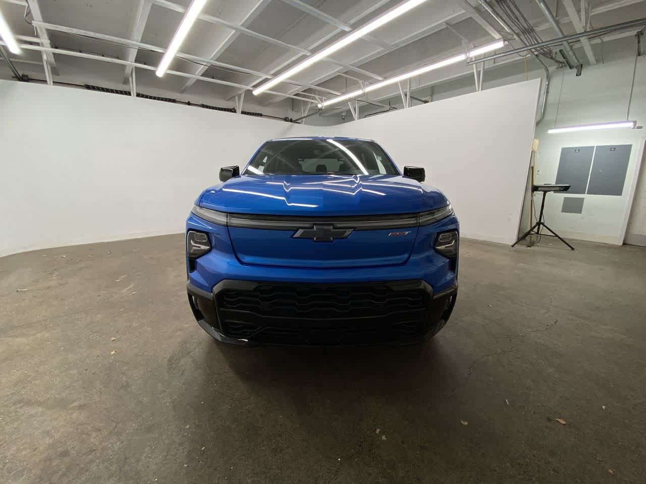 Thumbnail: 2025 Chevrolet Silverado EV - 9