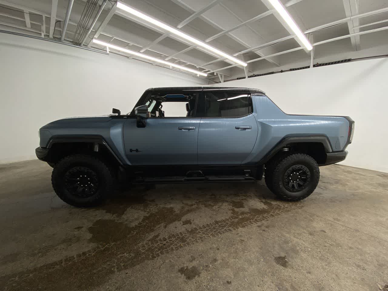 Thumbnail: 2024 GMC Hummer EV - 3