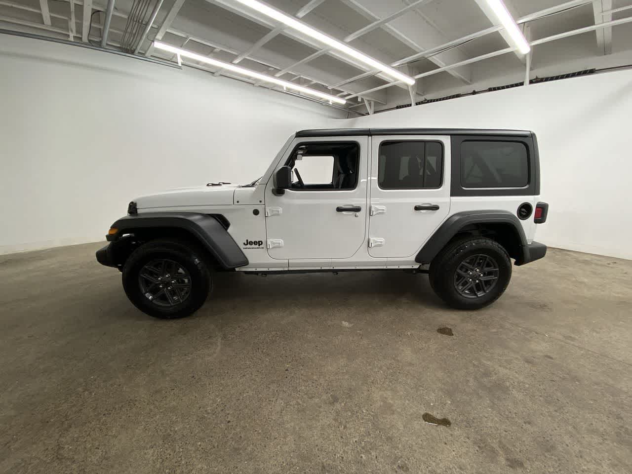 Thumbnail: 2025 Jeep Wrangler - 3