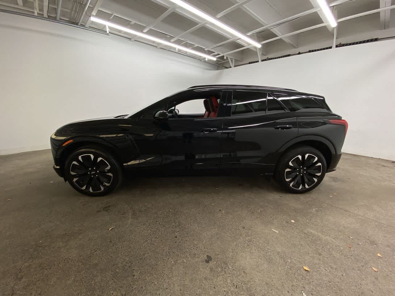 Thumbnail: 2024 Chevrolet Blazer EV - 3