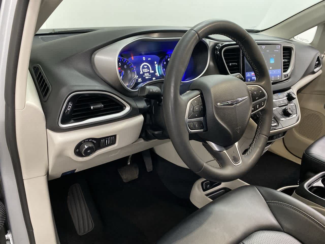 Thumbnail: 2024 Chrysler Pacifica - 2