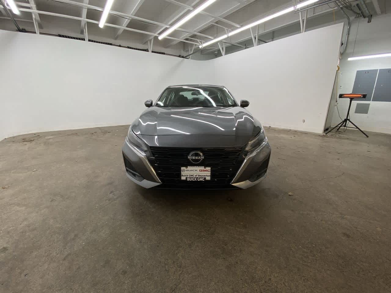 Thumbnail: 2023 Nissan Altima - 9