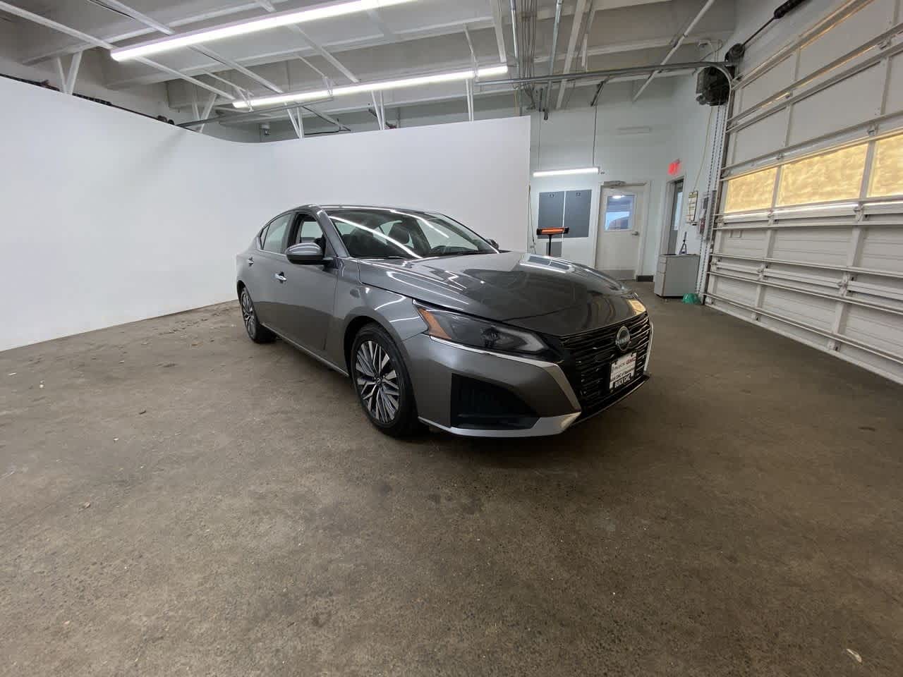 Thumbnail: 2023 Nissan Altima - 8