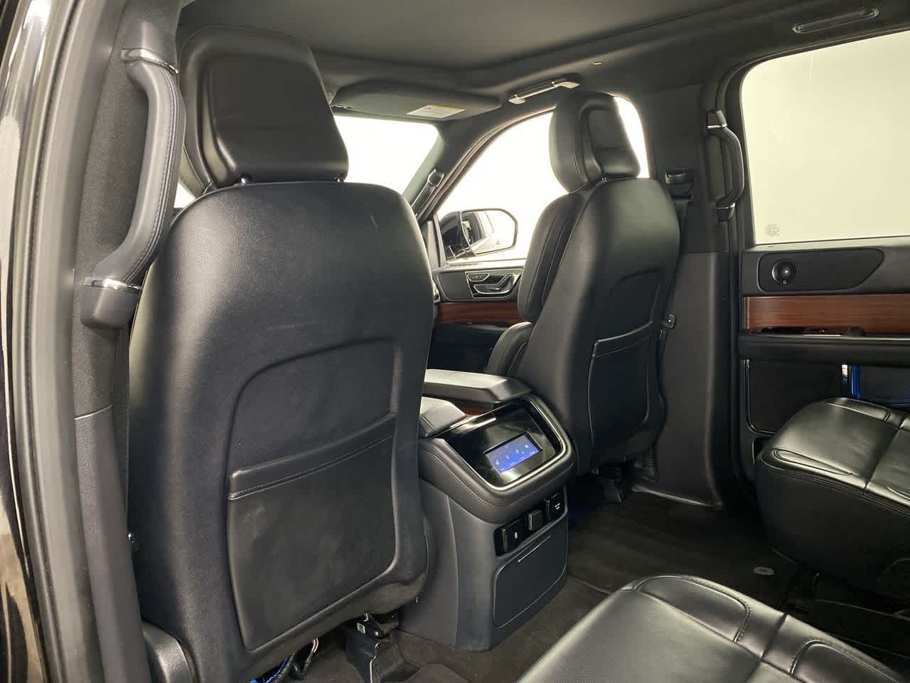 Thumbnail: 2024 Lincoln Navigator L - 15