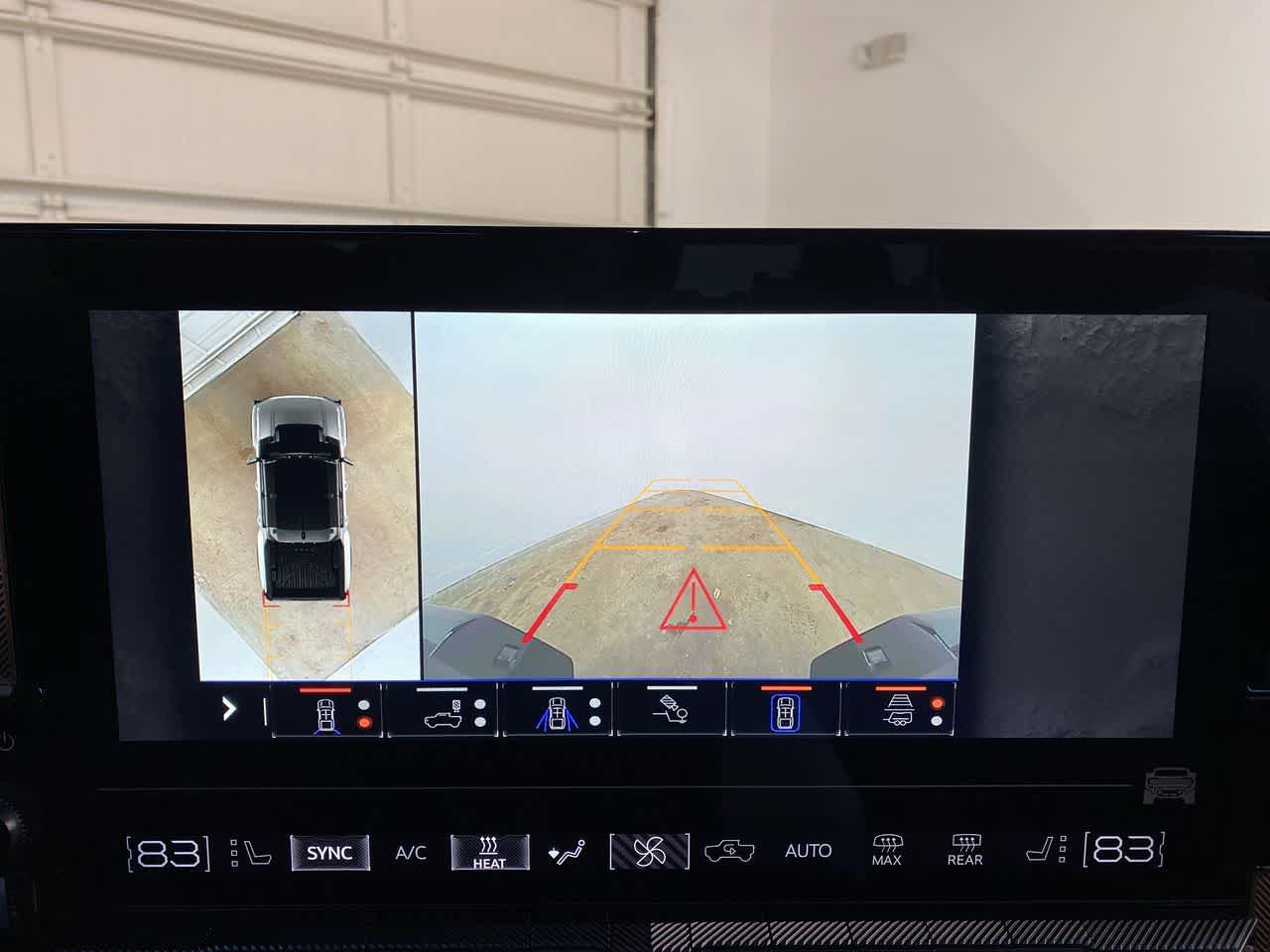 Thumbnail: 2024 GMC Hummer EV - 25