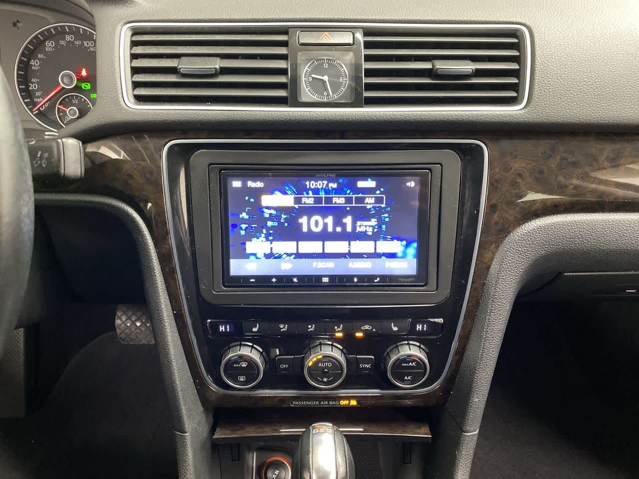 Thumbnail: 2014 Volkswagen Passat - 26