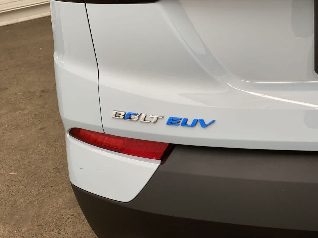 Thumbnail: 2023 Chevrolet Bolt EUV - 10