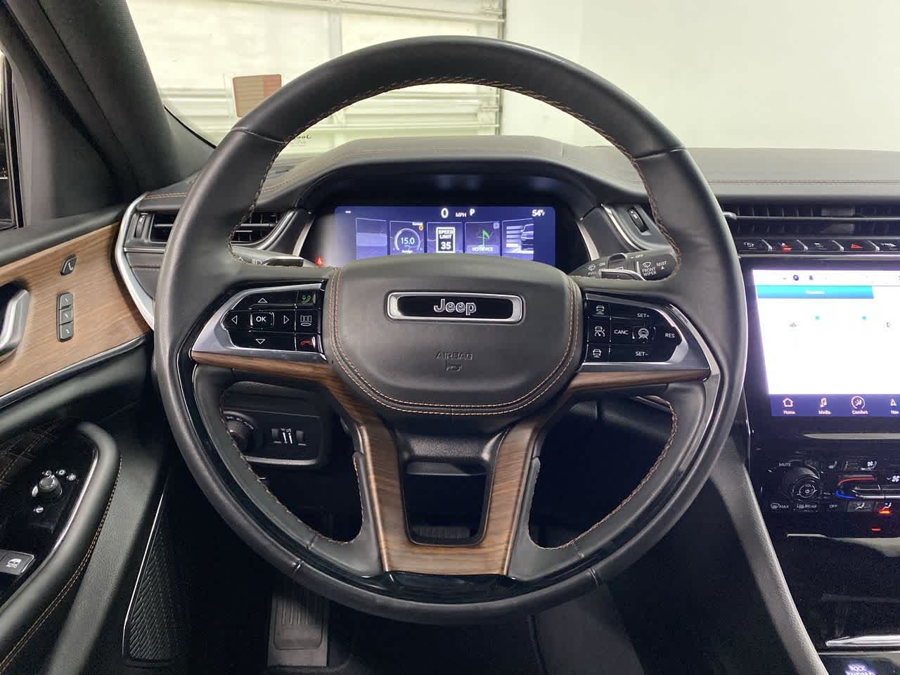 Thumbnail: 2023 Jeep Grand Cherokee - 20