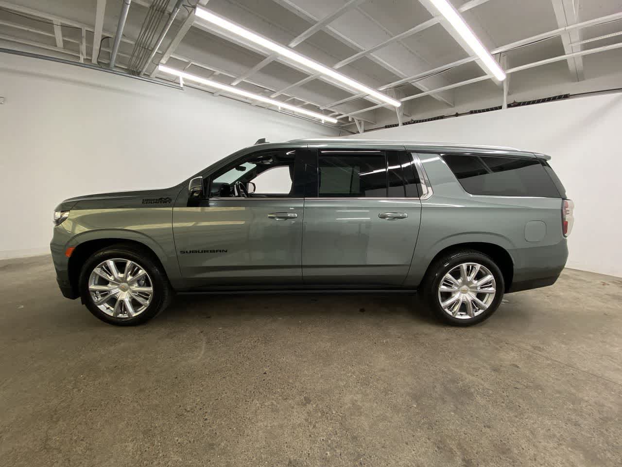 Thumbnail: 2024 Chevrolet Suburban - 3