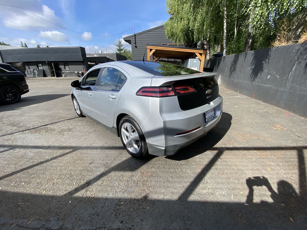Thumbnail: 2012 Chevrolet Volt - 4