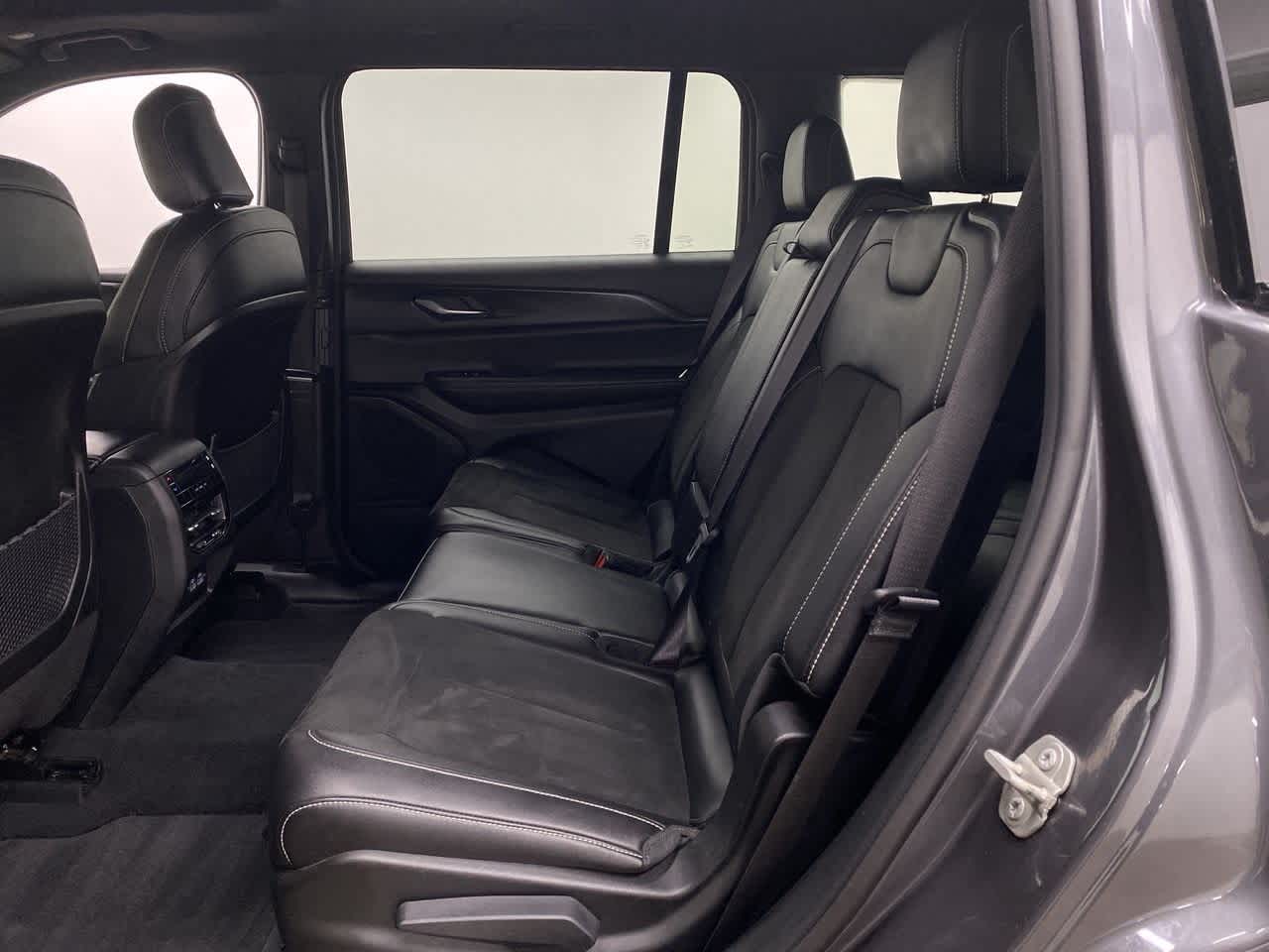 Thumbnail: 2023 Jeep Grand Cherokee - 16